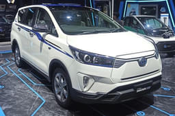 Toyota Innova Crysta Front Right Three Quarter